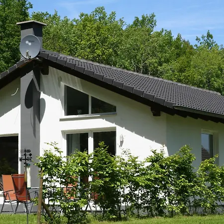 Nyaraló Im Eifelpark Mit Terrasse Hinterhausen