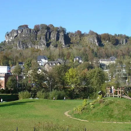 Im Eifelpark Mit Terrasse * Hinterhausen